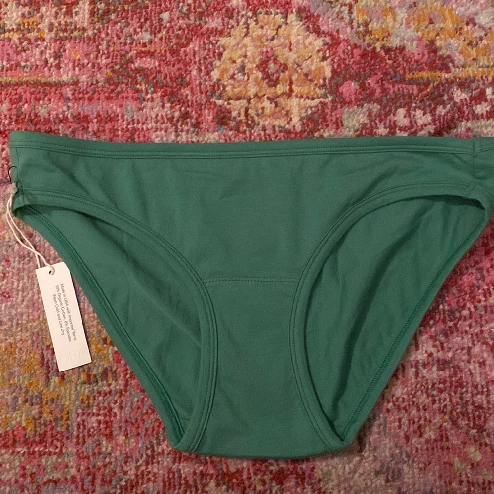 ARQ Lou undies in sold out green color